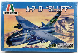 A-7 D "SLUFF"  (italeri)